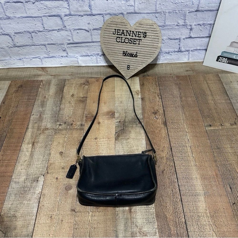 Coach vintage black shoulder bag 8023